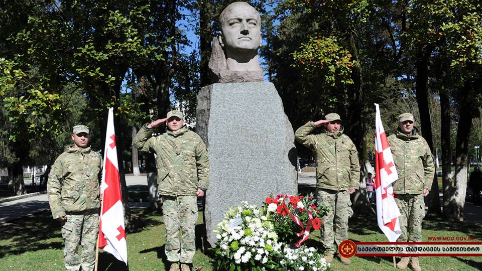 თინათინ ხიდაშელმა ჟიული შარტავას ხსოვნას პატივი მიაგო