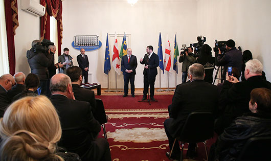 საქართველოს პრეზიდენტმა ღირსების ორდენით იმერეთის რეგიონში მოღვაწე მოქალაქეები დააჯილდოვა