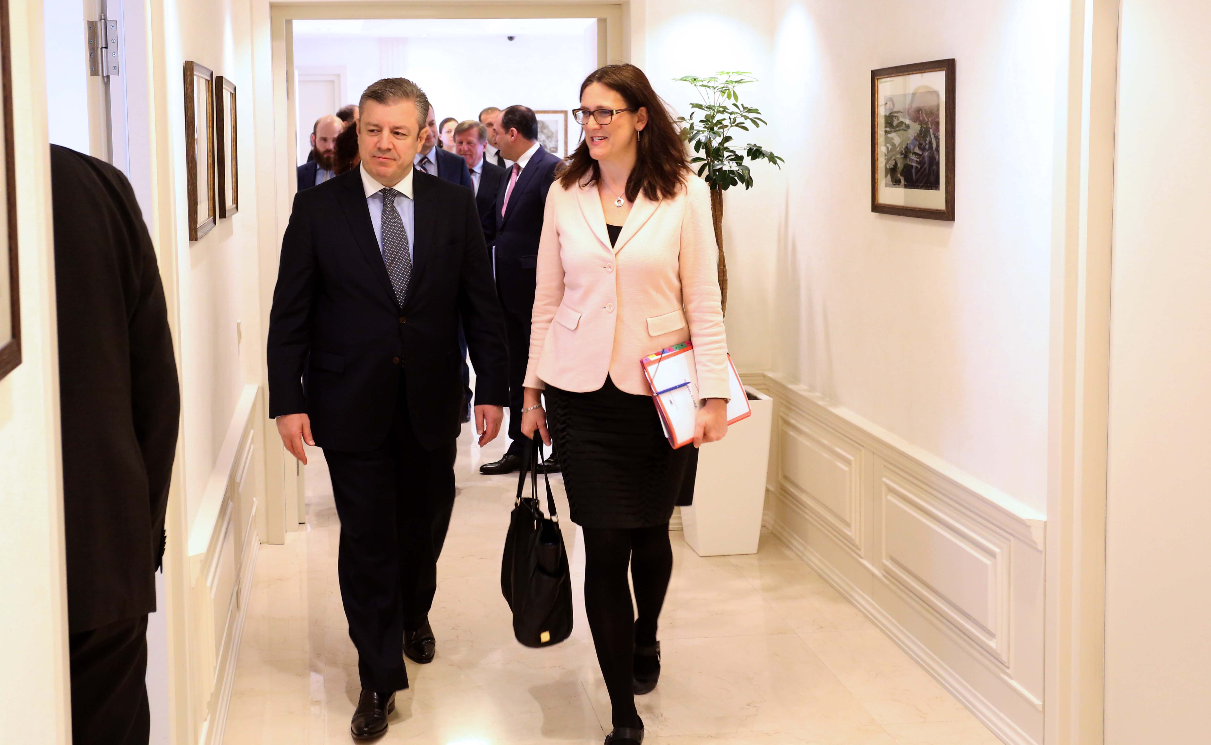 პრემიერი: გაზრდილი სხვადასხვა ქვეყნის დაინტერესება საქართველოში ინვესტიციების განხორციელებით
