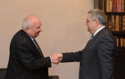 დავით უსუფაშვილი ჟოზეფ დოლს შეხვდა 