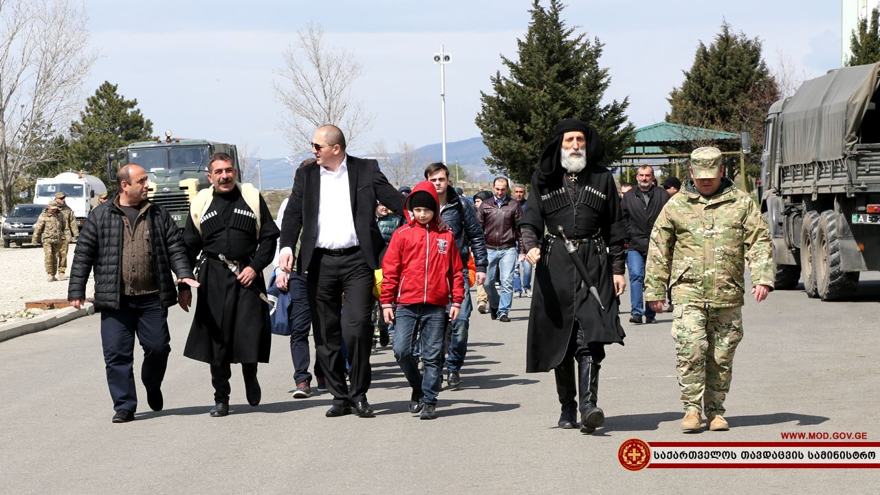 IV მექანიზირებულ ბრიგადას ვეტერანების შვილები ესტუმრნენ