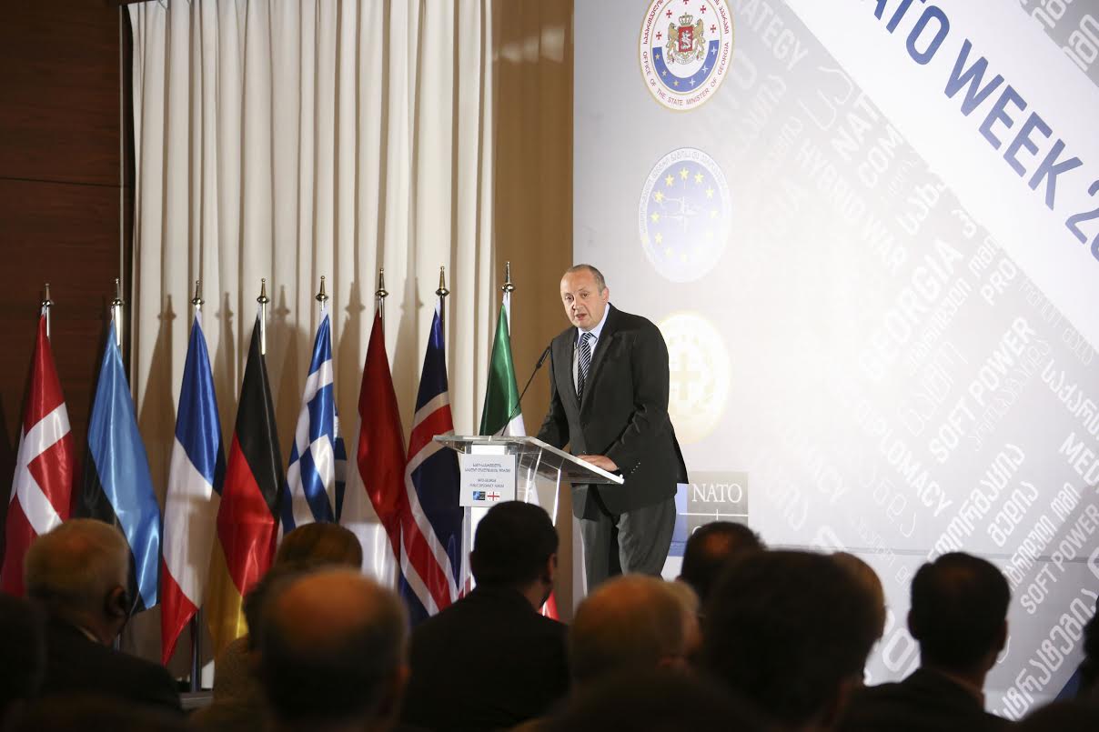 საქართველოს პრეზიდენტი სომხეთს და აზერბაიჯანს მოუწოდებს, მეტი ძალისხმევა მოახმარონ კონფლიქტის მშვიდობიან დასრულებას