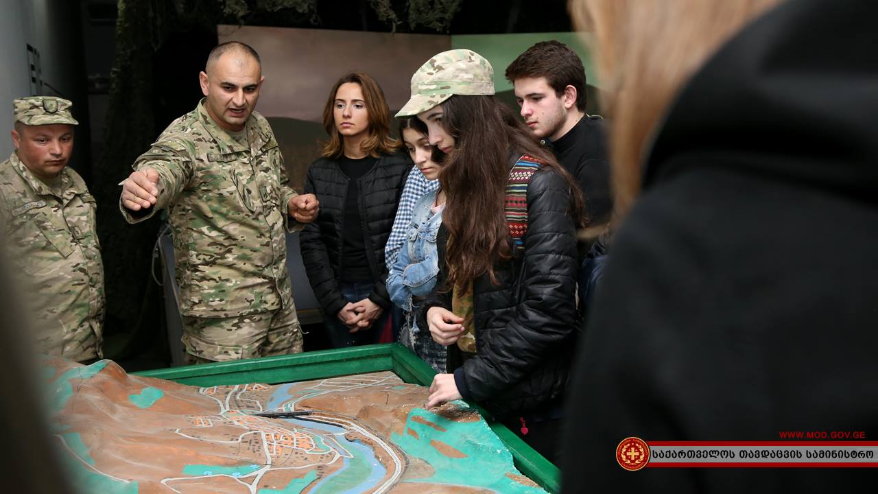 უფროსკლასელები ეროვნულ სასწავლო ცენტრ „კრწანისს“ სტუმრობდნენ