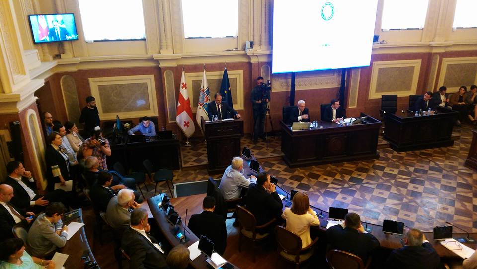 დავით ნარმანია ,,ნაციონალური მოძრაობის“ მიერ გაცემულ პრემიებსა და დანამატებზე საუბრობს 