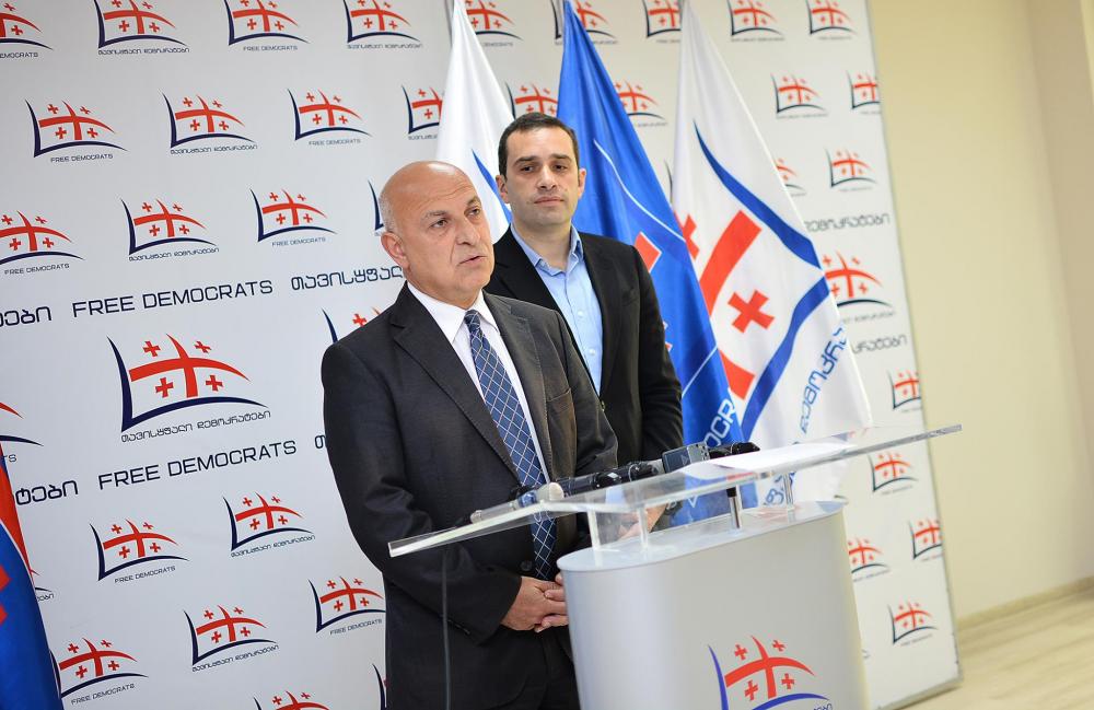 "თავისუფალ დემოკრატებს" ვალერი ჩეჩელაშვილი შეუერთდა