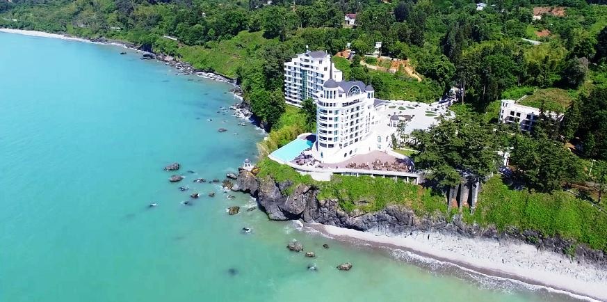 აჭარაში 5*-იანი სასტუმრო Castello Mare Hotel &amp; Wellness Resort  სტუმრებს 1 ივლისიდან მიიღებს