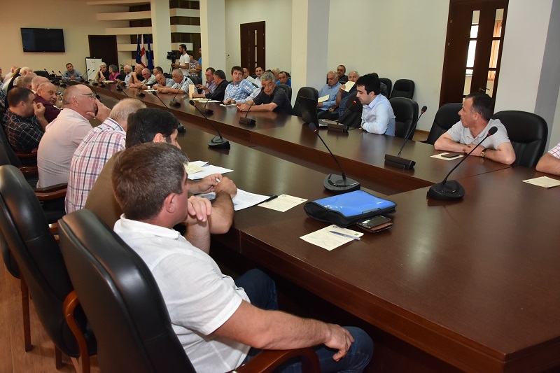 აგროდაზღვევის განახლებულ პროექტს საემგრელოს რეგიონში მცხოვრები ფერმერები გაეცნენ