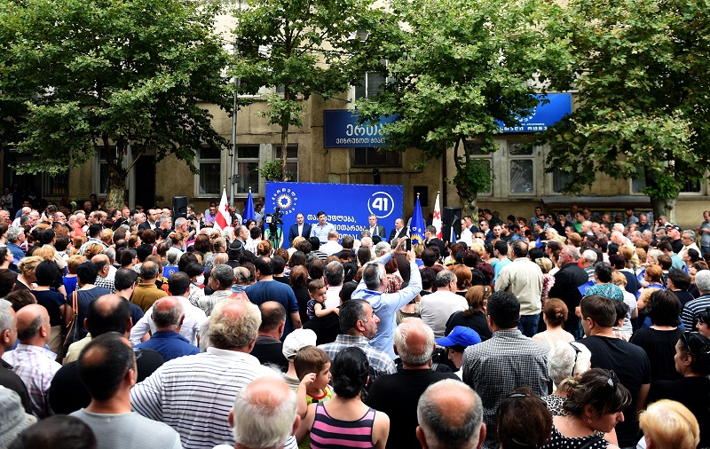 „ქართული ოცნების" თავმჯდომარემ მოსახლეობას სულხან მახათაძე წარუდგინა