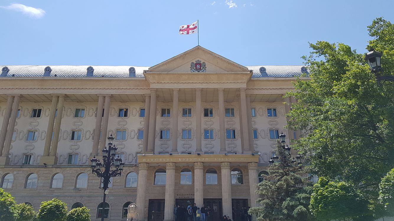 პირადი ცხოვრების საქმეზე სამ ბრალდებულთან სავარაუდოდ საპროცესო შეთანხმება გაფორმდება
