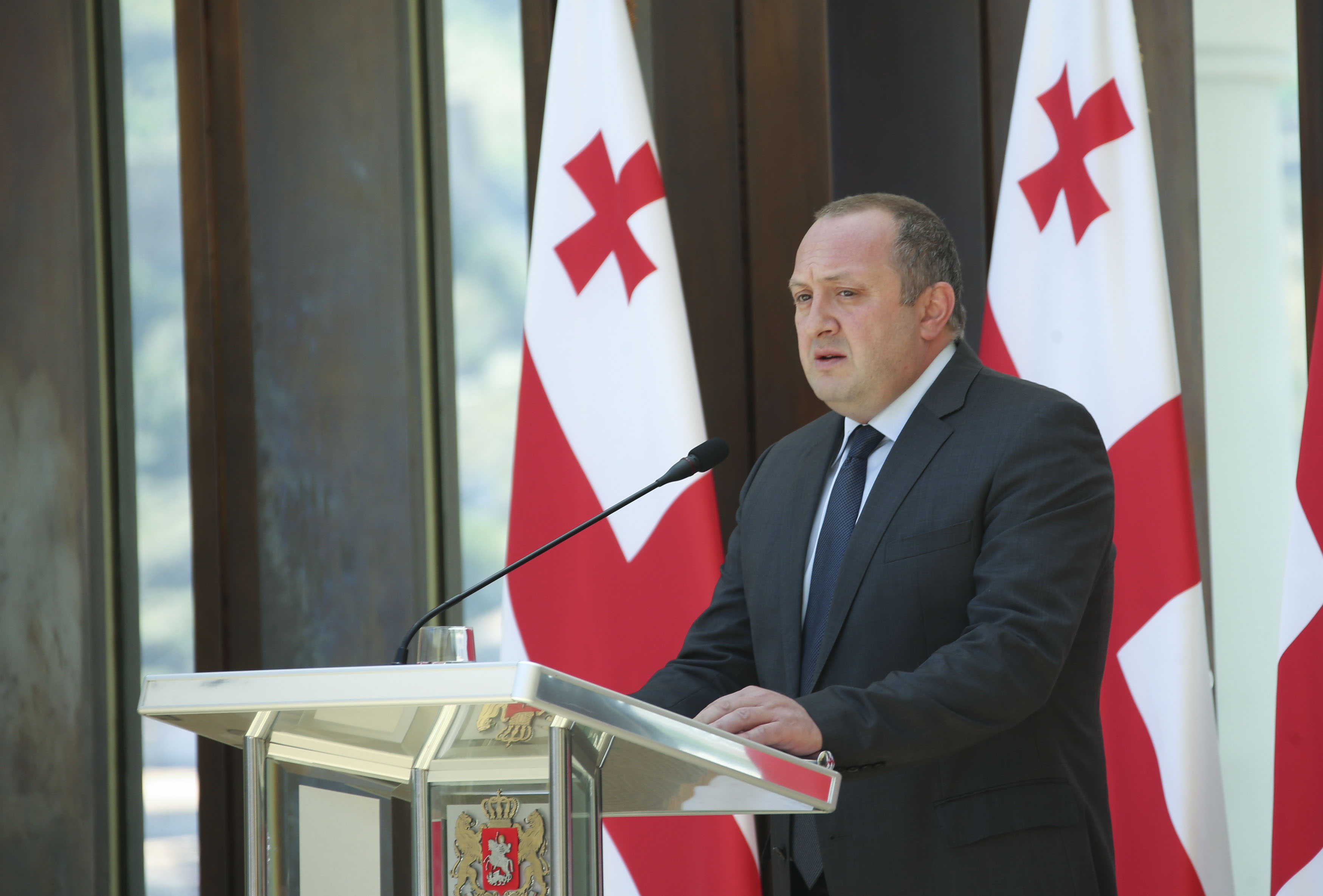 პრეზიდენტი: სამართალდამცველების ჩართვით ზეწოლის მცდელობა ჩემი ოჯახის წევრებზეც იყო