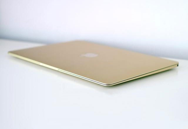 ახალი MacBook-ი, დამუხტვის გარეშე, 20 საათის განმავლობაში იმუშავებს