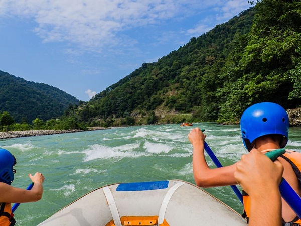 “Rafting in Ajara“ მსურველებს მაჭახელას ხეობაში რაფტინგის სერვისს სთავაზობს