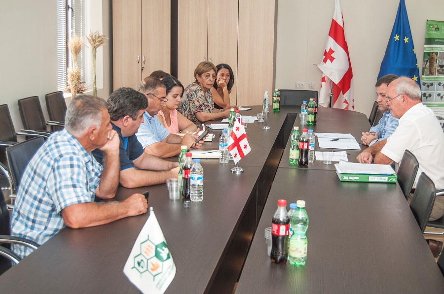 SAATBAU სოფლის მეურნეობის სამეცნიერო-კვლევით ცენტრს მარცვლოვანი კულტურების  ახალი ჯიშების თესლს გადასცემს
