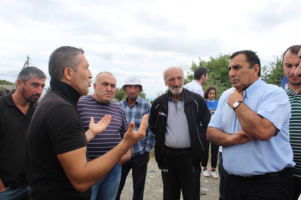 იოსებ მაკრახიძე და თემურ ხუბულური მოსახლეობასთან შეხვედრებს განაგრძობენ
