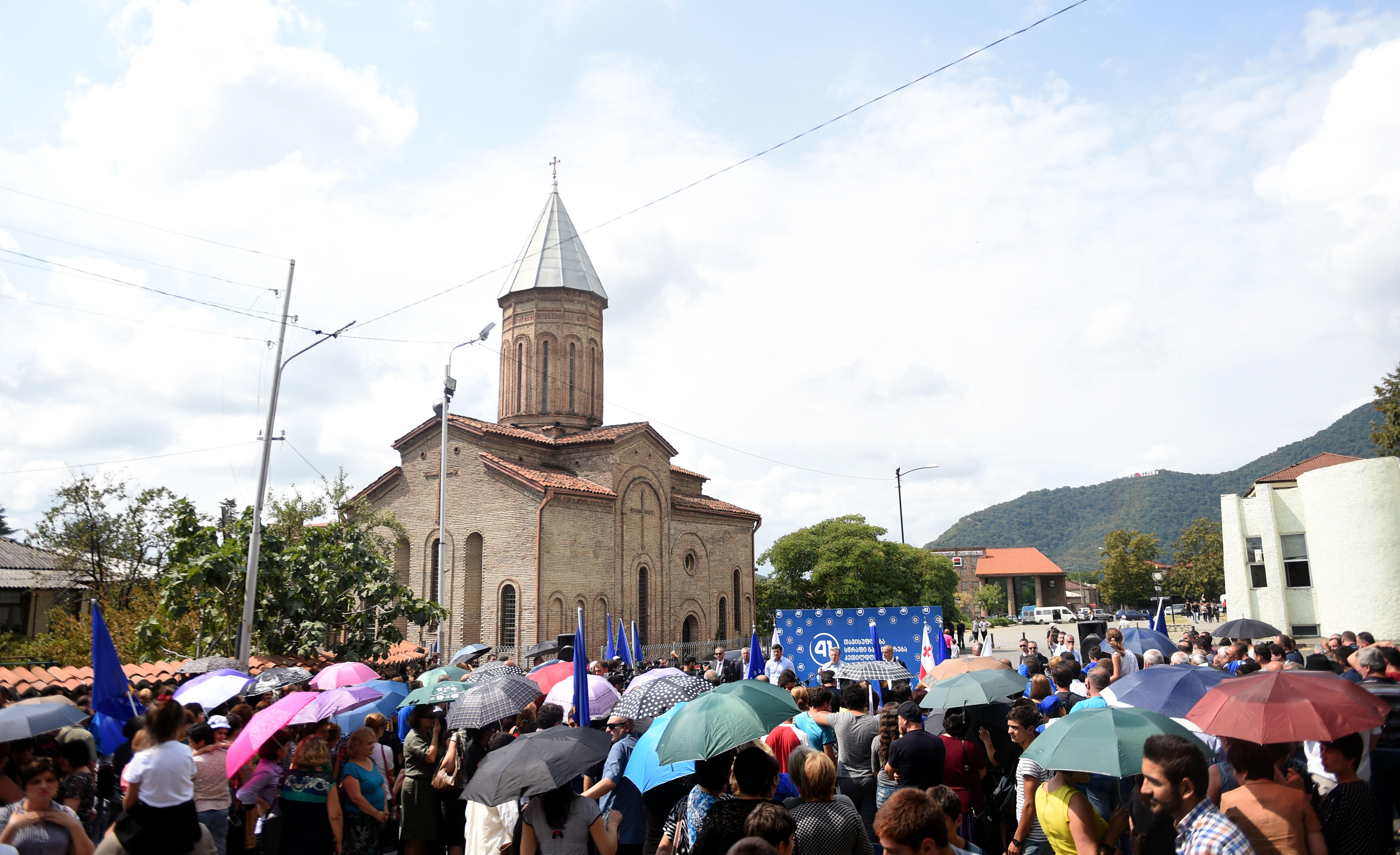 ჩვენ უნდა დავამშვიდოთ საზოგადოება, აღარ უნდა იყოს კონფრონტაცია, ერთმანეთთან დაპირისპირება - გიორგი კვირიკაშვილი