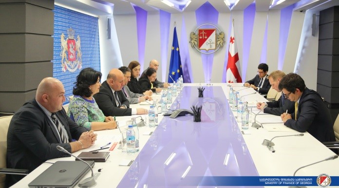 ნოდარ ხადური სარეიტინგო კომპანია „FitchRatings“-ის წარმომადგენლებს შეხვდა