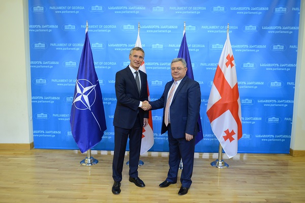 დავით უსუფაშვილი ნატო-ს გენერალური მდივანს, იენს სტოლტენბერგს შეხვდა