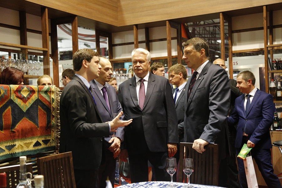 ნოდარ კერესელიძემ  რიგაში  ქართულ სტენდთან ლატვიის რესპუბლიკის პრეზიდენტს უმასპინძლა