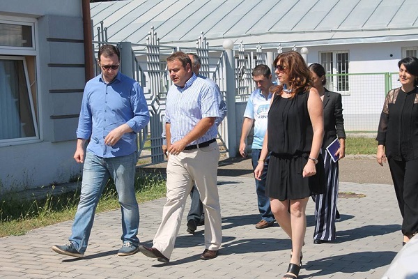 დავით სონღულაშვილმა საარჩევნო კამპანიის ფარგლებში რამდენიმე შეხვედრა გამართა