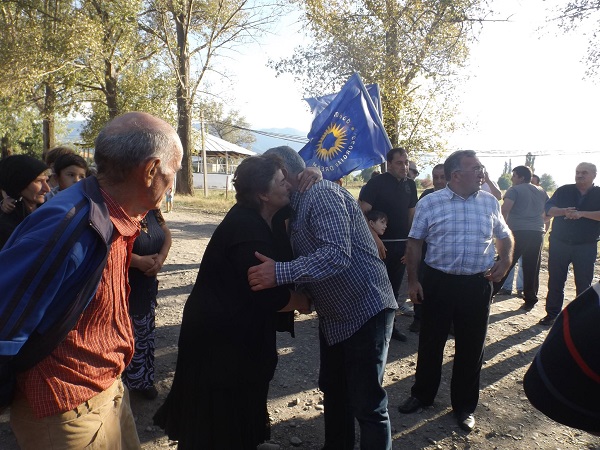 თემურ ხუბულური და ვალერი გელაშვილი მოსახლეობას შეხვდნენ