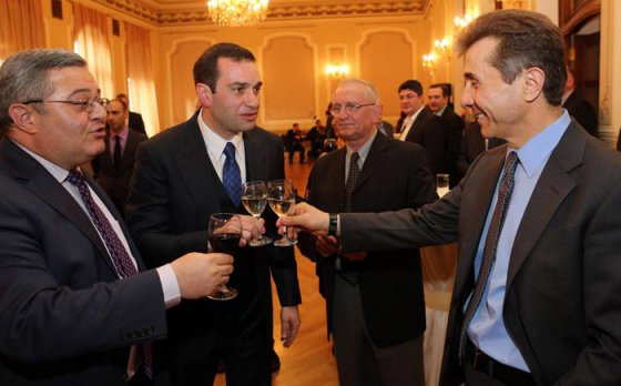 ჩემი მეორე არჩევანი არის ,,თავისუფალი დემოკრატები“  და ,რესპუბლიკური პარტია“  - ბიძინა ივანიშვილი