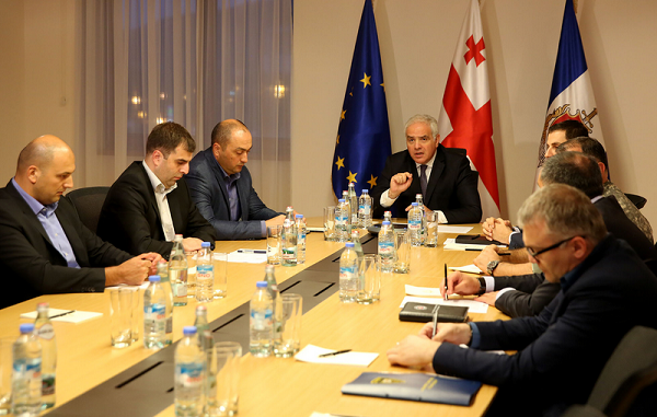 რეგიონების პოლიციების ხელმძღვანელებმა 8 ოქტომბრის არჩევნებთან დაკავშირებით შს მინისტრისგან მითითებები მიიღეს