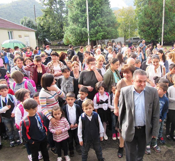 გედევან ფოფხაძემ მოსწავლეებსა და პედაგოგებს ახალი სასწავლო წლის დაწყება მიულოცა