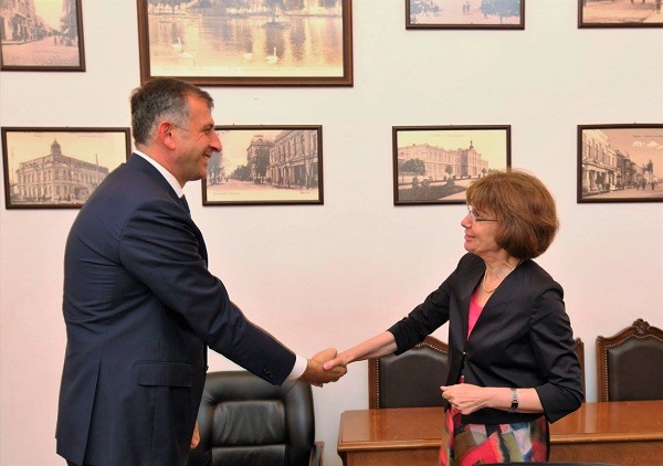აჭარის მთავრობის თავმჯდომარე გერმანიის ელჩს საქართველოში შეხვდა