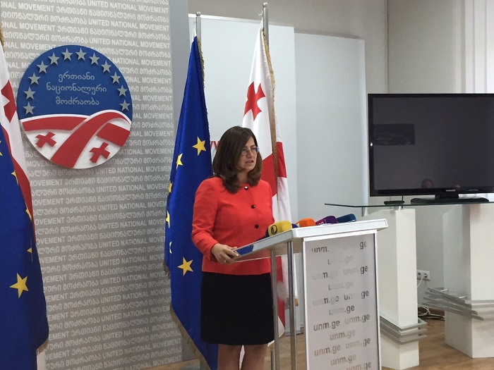 ირმა ნადირაშვილი: ხელისუფლება ერთი ხელით გვთავაზობს მემორანდუმს, მაგრამ მეორე ხელით იქცევა სრულიად ველურად