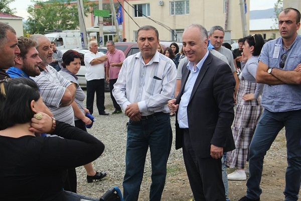 დიმიტრი ხუნდაძე ახალოგრიდან და ერედვიდან დევნილებს შეხვდა
