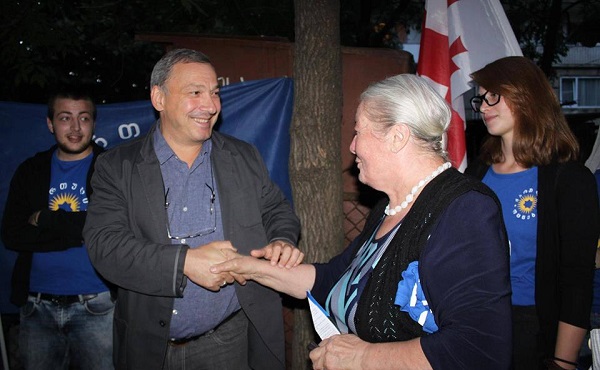 ზაზა პაპუაშვილი შეხვედრებს განაგრძობს