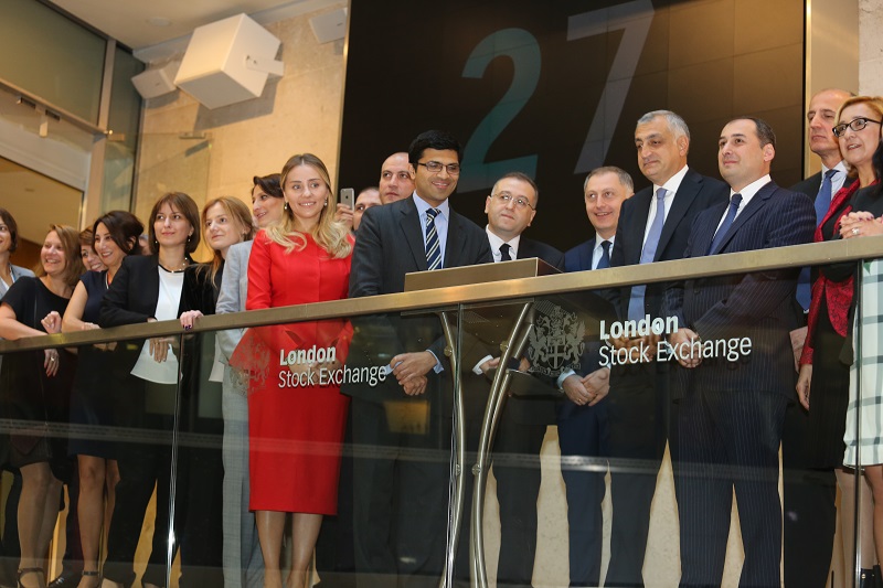 დიმიტრი ქუმსიშვილი ლონდონის საფონდო ბირჟაზე პრემიუმ სეგმენტში თიბისი ბანკის აქციების განთავსების ცერემონიას დაესწრო
