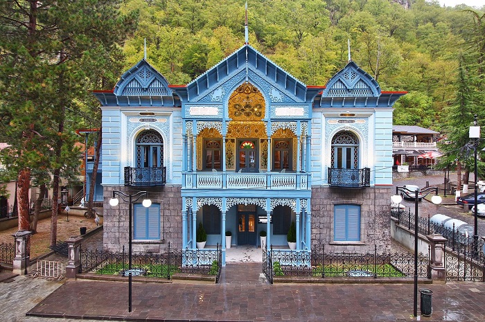 ბორჯომში სასტუმრო „Golden Tulip Borjomi“ გახსნა
