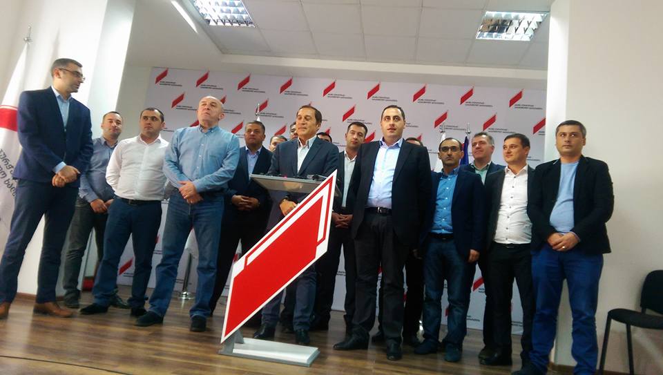 გიორგი ვაშაძე პაატა ბურჭულაძესთან ბლოკში დარჩენაზე განმარტებას აკეთებს