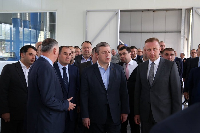 მთავრობის წარმომადგენლებმა „აწარმოე საქართველოში“ პროგრამის ფარგლებში გადაიარაღებული საწარმო დაათვალიერეს
