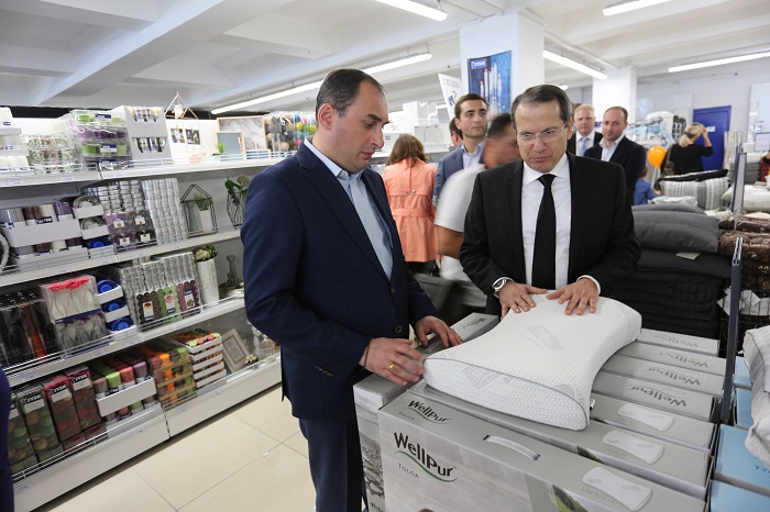 დიმიტრი ქუმსიშვილი სკანდინავიური ბრენდის პირველი მაღაზიის გახსნის ღონისძიებას დაესწრო