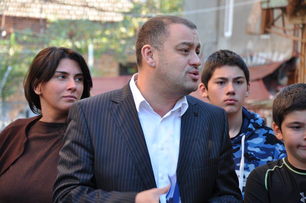 "ქართული ოცნების" მაჟორიტარობის კანდიდატი ბექა ოდიშარია სპეციალურ განცხადებას ავრცელებს