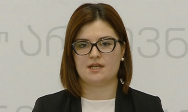 ქართული ოცნების წარმომადგენელმა ამომრჩეველს ფული გადასცა - საია