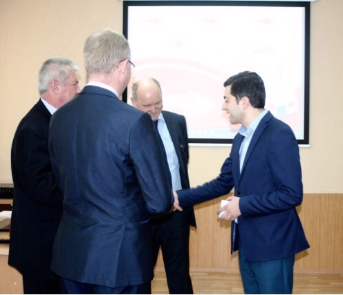 ზაზა გაბუნია “ელმავალმშენებელში“ პროექტის პრეზენტაციას დაესწრო