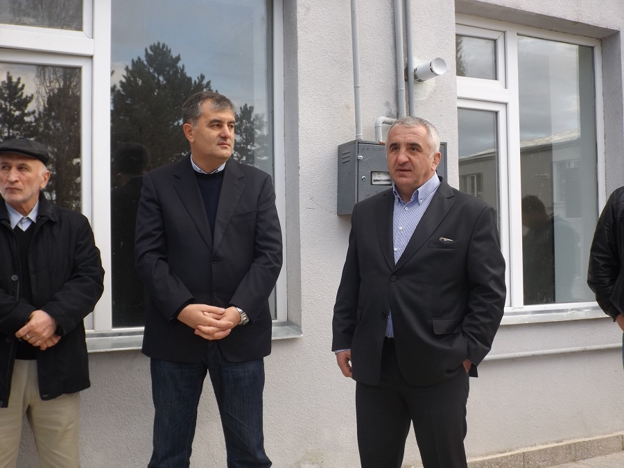 ვალერი გელაშვილი და სოზარ სუბარი, ხაშურში მცხოვრებ დევნილებს შეხვდნენ