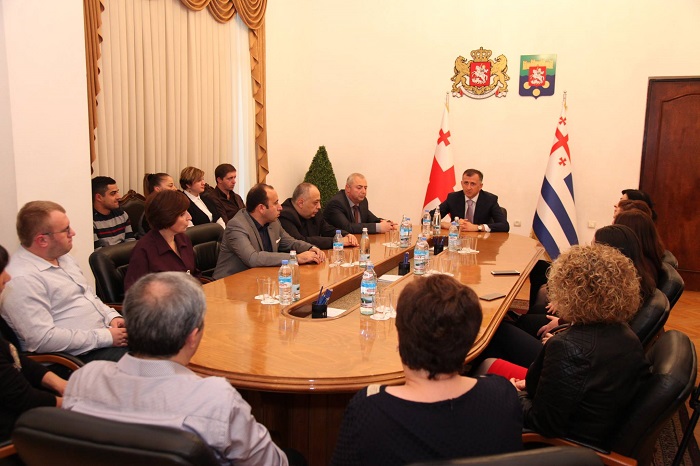 ზურაბ პატარაძე პოლონეთის საუკეთესო სამედიცინო ცენტრებში გაცვლით პროგრამებში ჩართულ მედიკოსებს შეხვდა