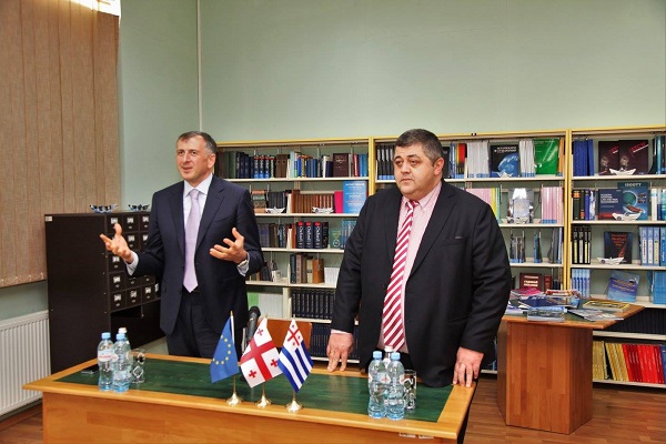  აჭარის მთავრობის თავმჯდომარე შორეული ნაოსნობის კაპიტნებს შეხვდა