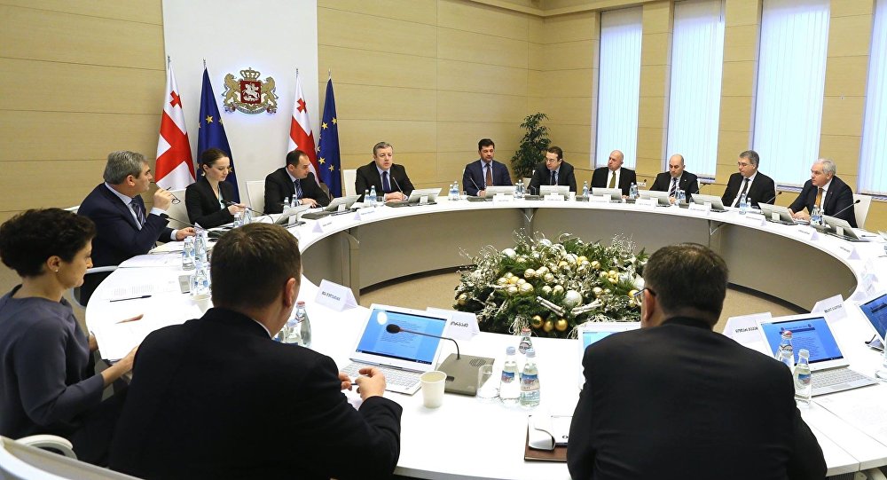 მმართველი გუნდი სამთავრობო ცვლილებებზე კონსულტაციებს მართავს