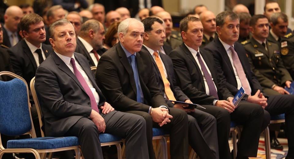 გიორგი კვირიკაშვილი და მინისტრობის კანდიდატები ,,ნაციონალური მოძრაობის“ დეპუტატებს ხვდებიან