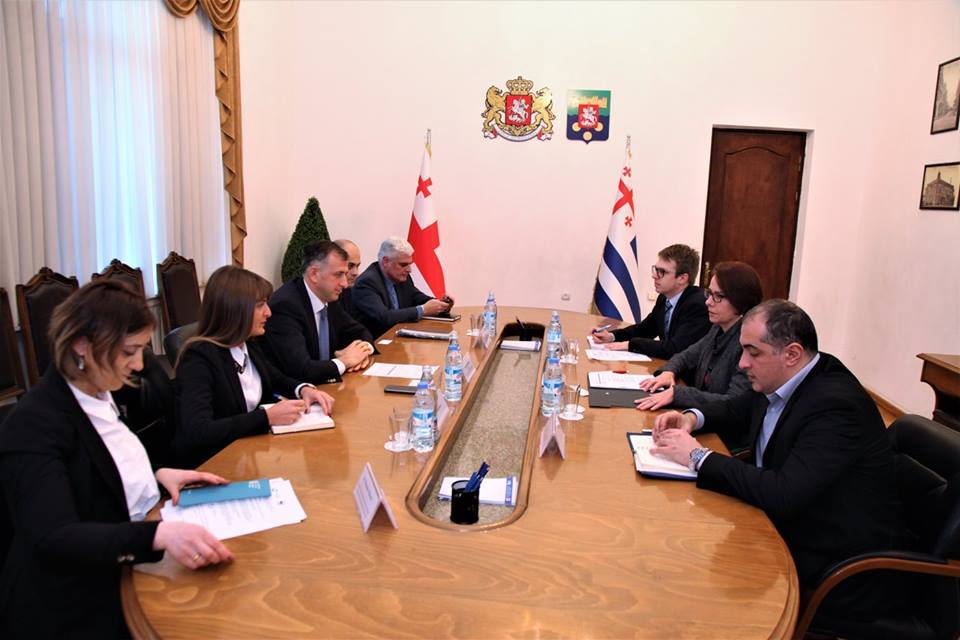 აჭარის მთავრობის წევრები KFW-ს წარმომადგენლებს შეხვდნენ