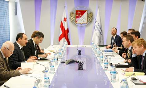 დიმიტრი ქუმსიშვილი ევროპის საინვესტიციო ბანკის ვიცე-პრეზიდენტ იან ვაპავუორის  შეხვდა