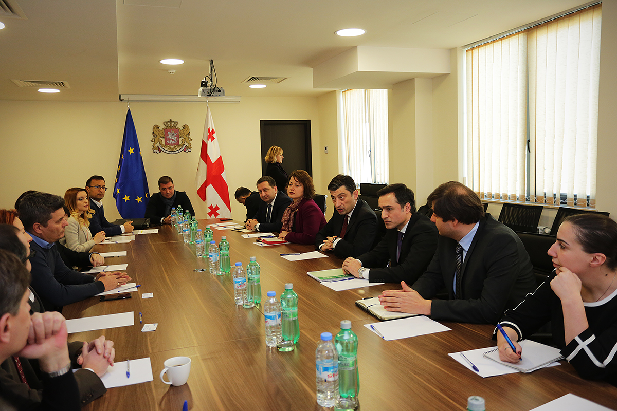 გიორგი გახარიამ ფოთის პორტში არსებულ მდგომარეობასთან დაკავშირებით შეხვედრა გამართა