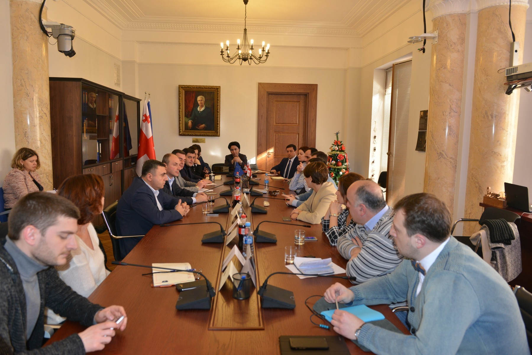 ფარული მიყურადების საკითხზე  იურიდიულ საკითხთა კომიტეტის წევრები  „ეს შენ გეხებას“ წარმომადგენლებს შეხვდნენ