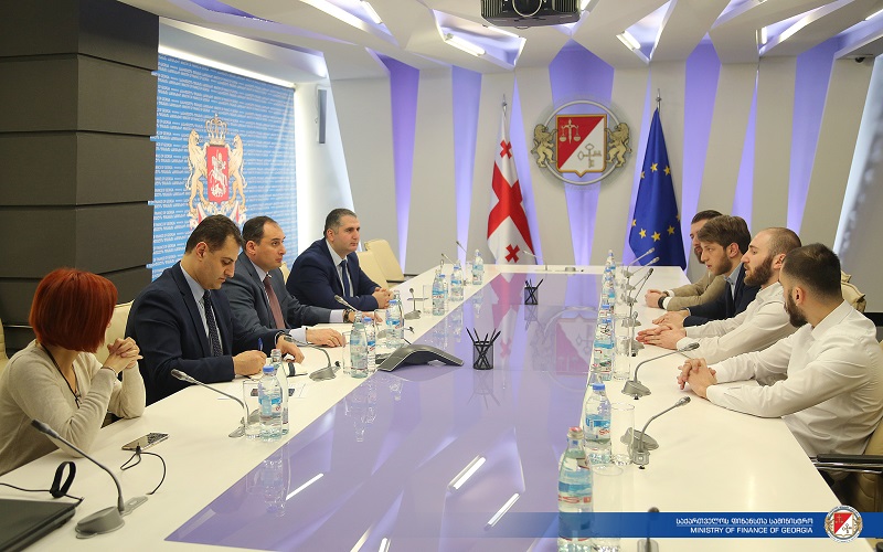 დიმიტრი ქუმსიშვილი კომპანია „ალტერ ვეის“  წარმომადგენლებს შეხვდა