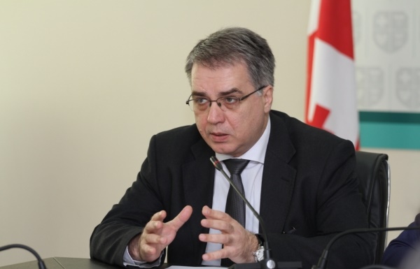 რიგირ კლინიკები ზრუნავდნენ მენეჯმენტის კეთილდღეობაზე და არა პაციენტებზე, ამის ატანას არ ვაპირებთ"-  სერგეენკო